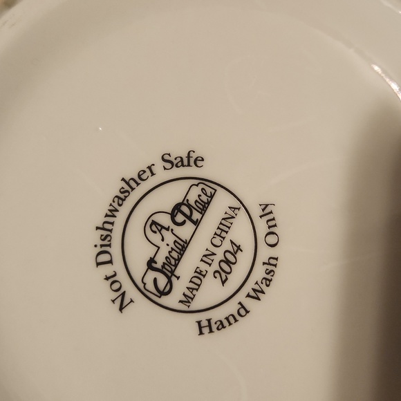 Special Place Teapot - Picture 9 of 9